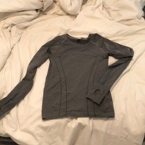 Ivivva fly tech long sleeve